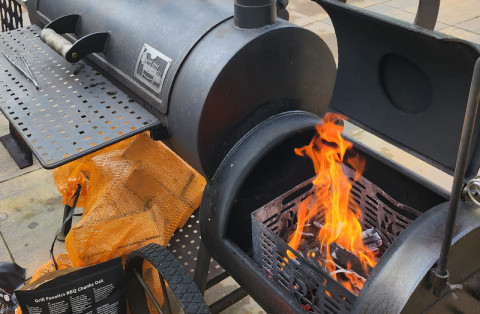 Smoking rolling kitchen 003